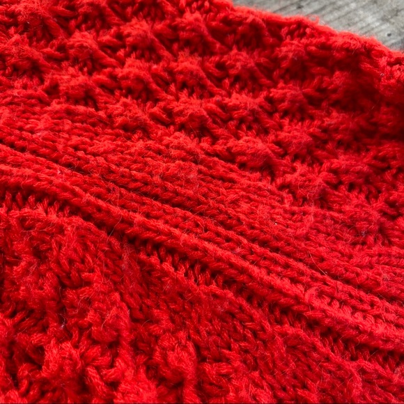 3/$25 || H&M Chunky Red Knit Sweater - Picture 8 of 9